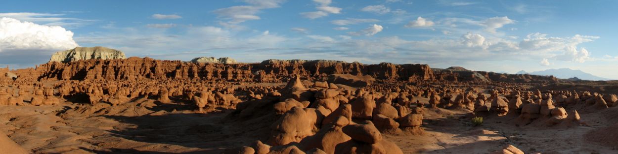 Panorama vom Tal des Goblin Valleys<br/>Quelle: Aaron D. Gifford, Wikipedia